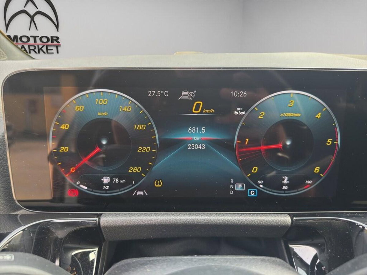 Mercedes-Benz GLA SUV 200 d Automatic 4Matic Premium (11)