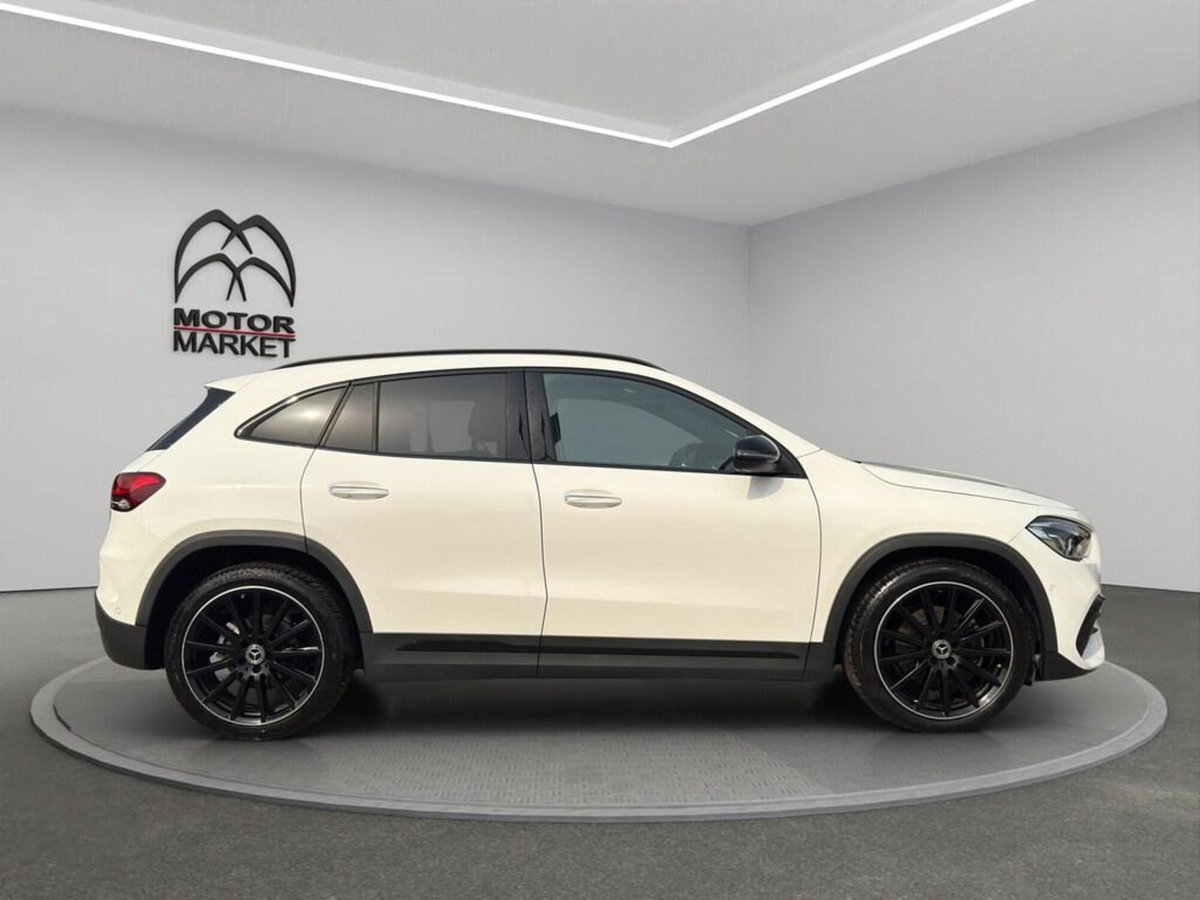 Mercedes-Benz GLA SUV 200 d Automatic 4Matic Premium (4)
