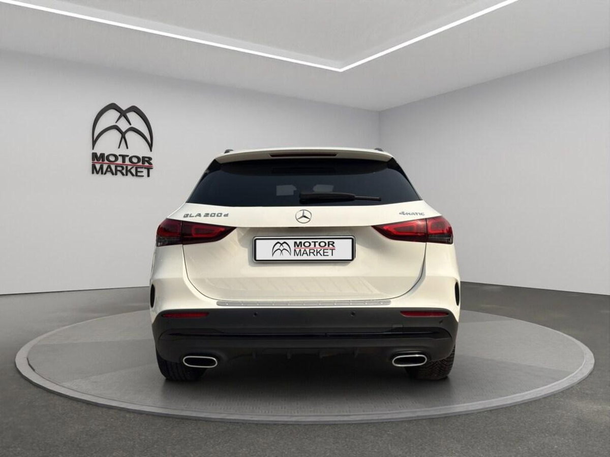 Mercedes-Benz GLA SUV 200 d Automatic 4Matic Premium (6)