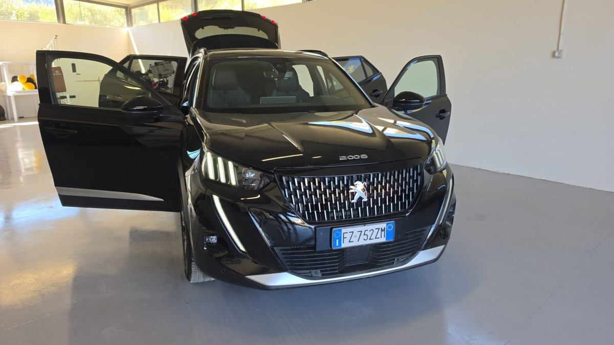 Peugeot 2008 PureTech 130 S&S EAT8 GT Line (10)