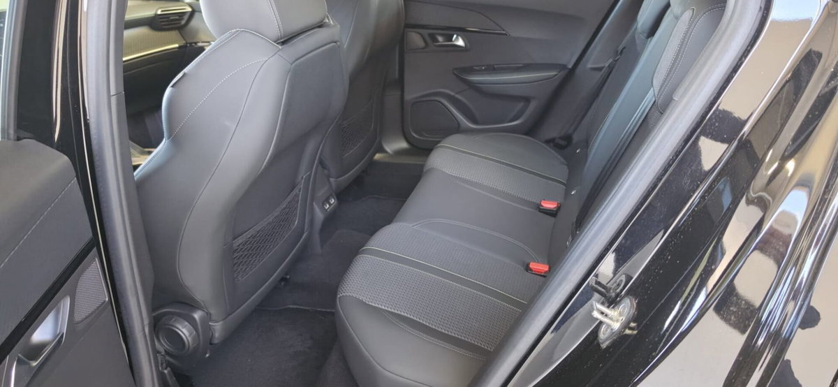 Peugeot 2008 PureTech 130 S&S EAT8 GT Line (15)