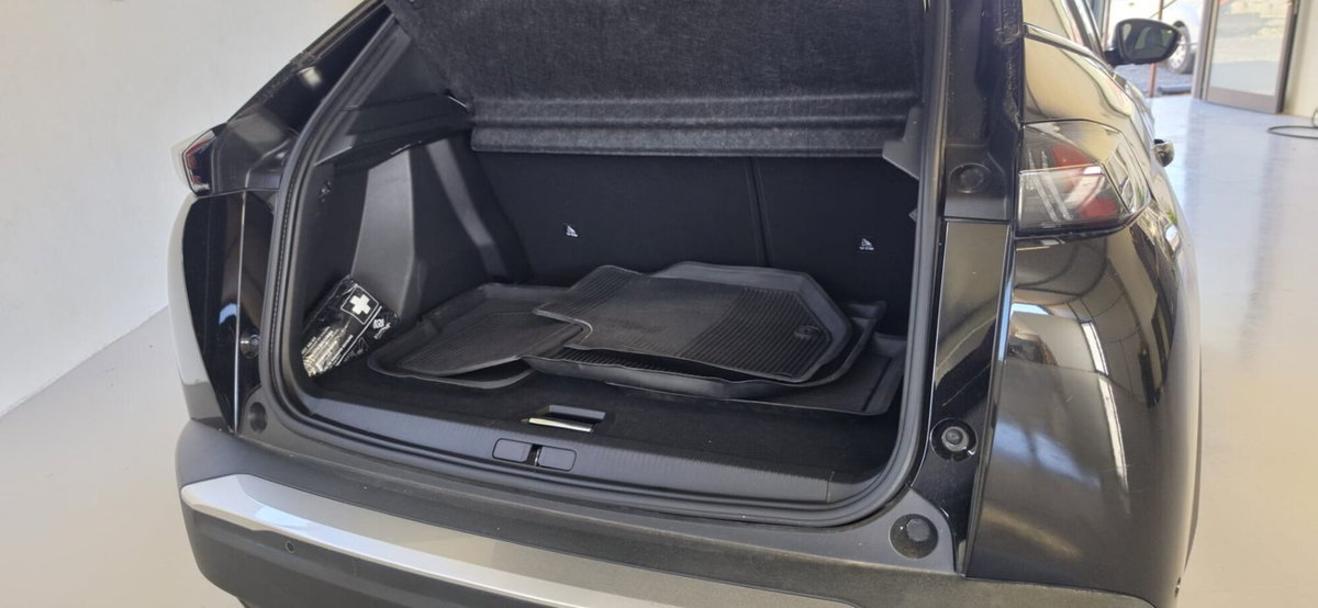 Peugeot 2008 PureTech 130 S&S EAT8 GT Line (16)