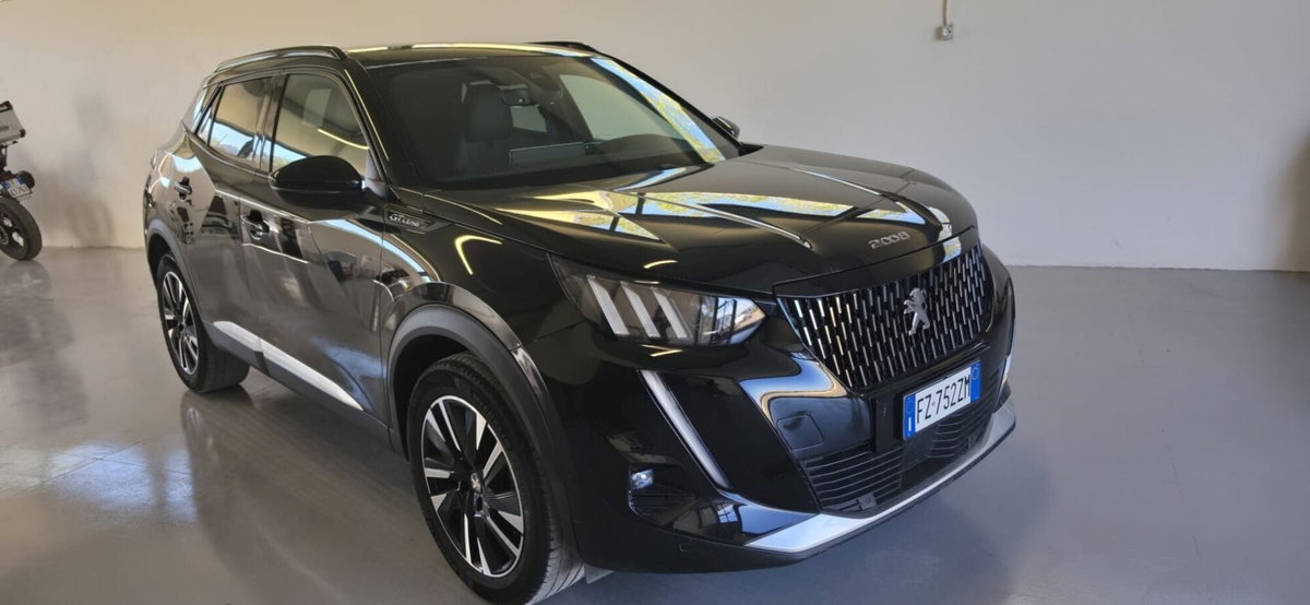 Peugeot 2008 PureTech 130 S&S EAT8 GT Line (4)