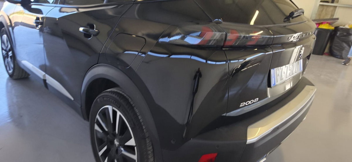 Peugeot 2008 PureTech 130 S&S EAT8 GT Line (6)