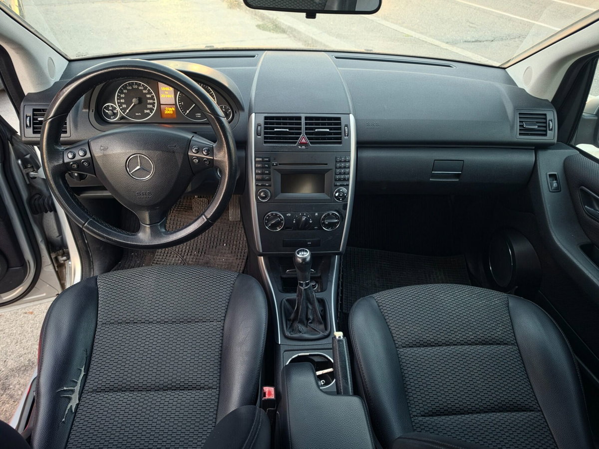 Mercedes-Benz Classe A 160 BlueEFFICIENCY Coupé Special Edition (12)