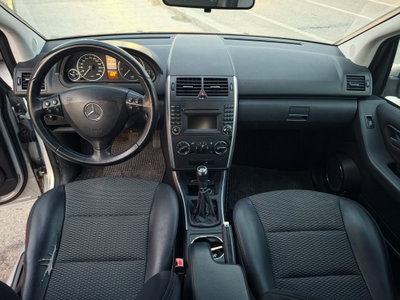 Mercedes-Benz Classe A 160 BlueEFFICIENCY Coupé Special Edition (12)
