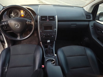 Mercedes-Benz Classe A 160 BlueEFFICIENCY Coupé Special Edition (9)