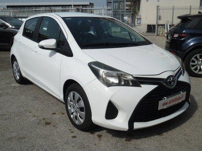 Toyota Yaris 1.0 5 porte Cool usata