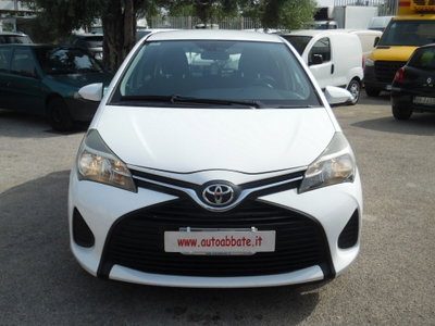 Toyota Yaris 1.0 5 porte Cool (2)