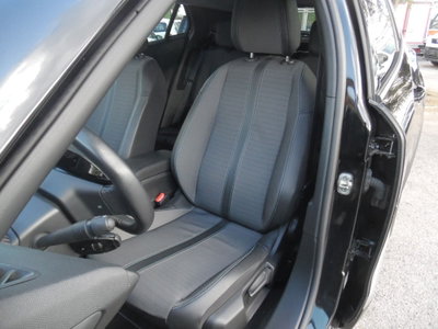 Peugeot 2008 BlueHDi 110 S&S Allure (11)
