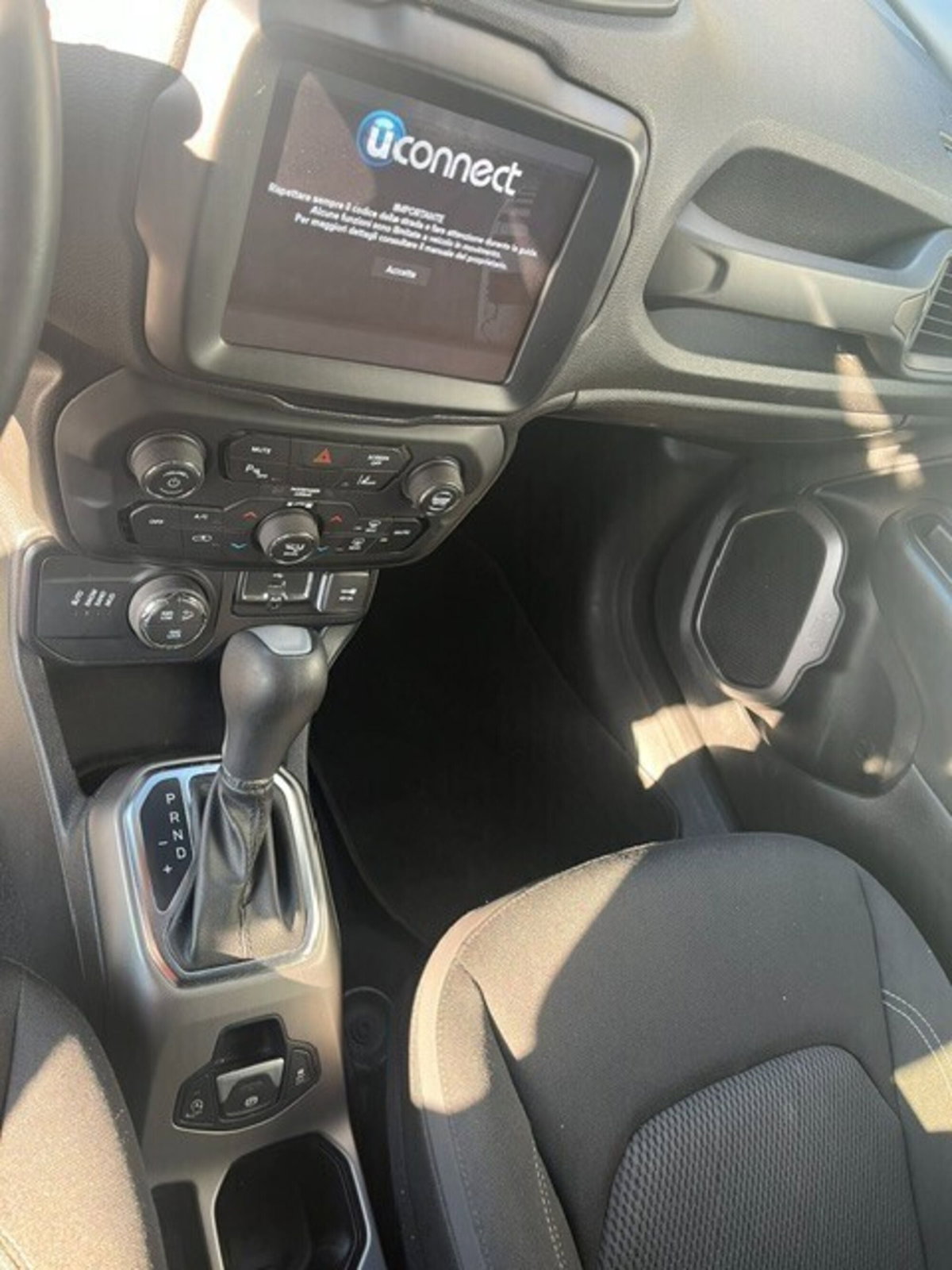 Jeep Renegade 2.0 Mjt 140CV 4WD Active Drive Low Upland (4)