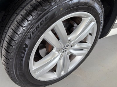 Volkswagen Touareg 3.0 TDI 245 CV tiptronic BlueMotion Techn. Executive (17)
