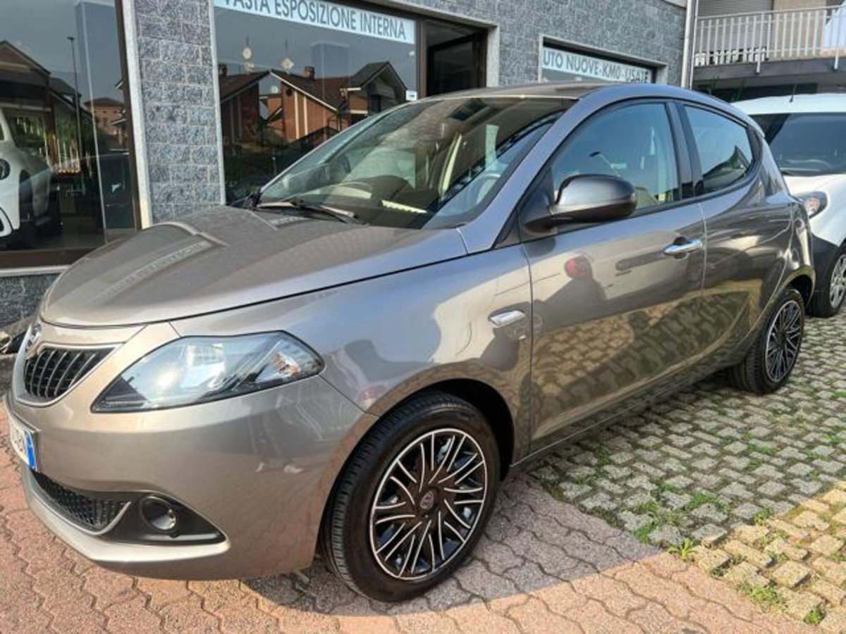 Lancia Ypsilon 1.0 FireFly 5 porte S&S Hybrid Ecochic Gold