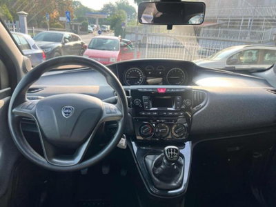 Lancia Ypsilon 1.0 FireFly 5 porte S&S Hybrid Ecochic Gold (12)