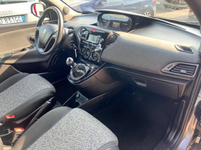 Lancia Ypsilon 1.0 FireFly 5 porte S&S Hybrid Ecochic Gold (13)