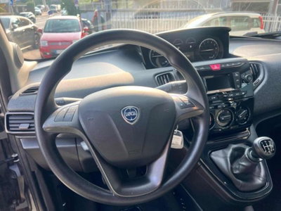 Lancia Ypsilon 1.0 FireFly 5 porte S&S Hybrid Ecochic Gold (15)