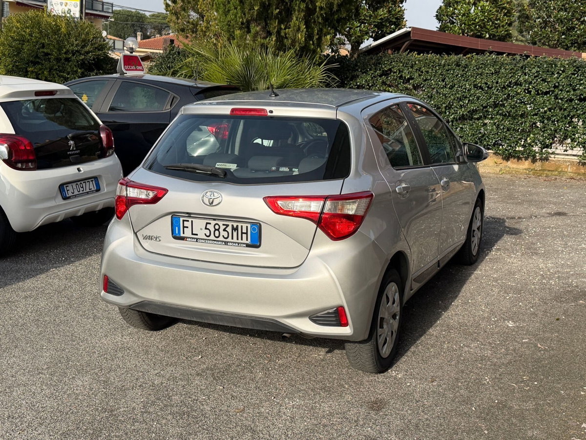 Toyota Yaris 1.0 3 porte Sol GPL (5)
