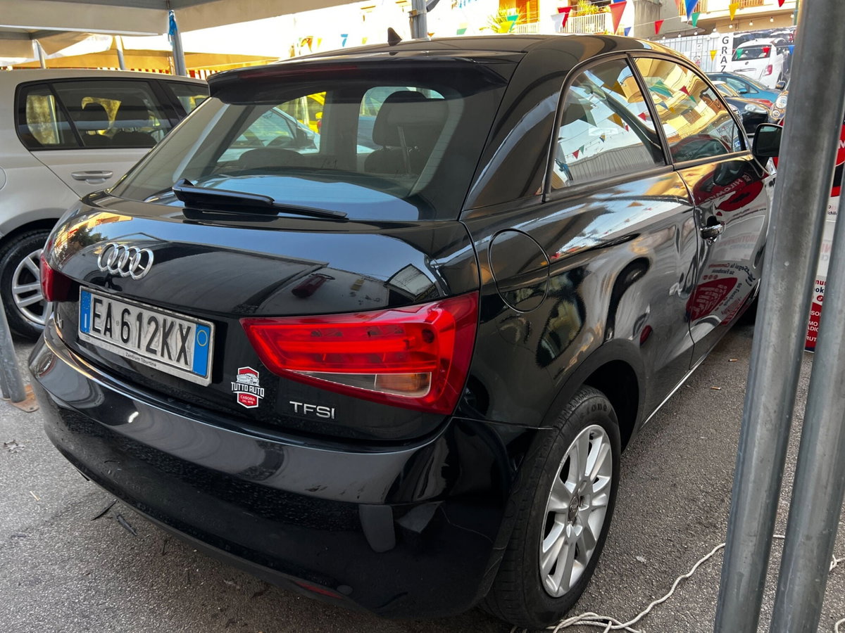 Audi A1 1.2 TFSI Ambition (4)