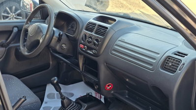 Suzuki Ignis 1.3i 16V cat 4WD GL (11)