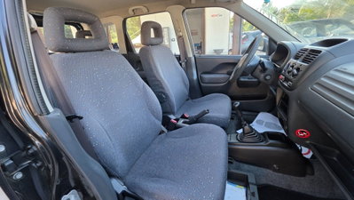 Suzuki Ignis 1.3i 16V cat 4WD GL (12)