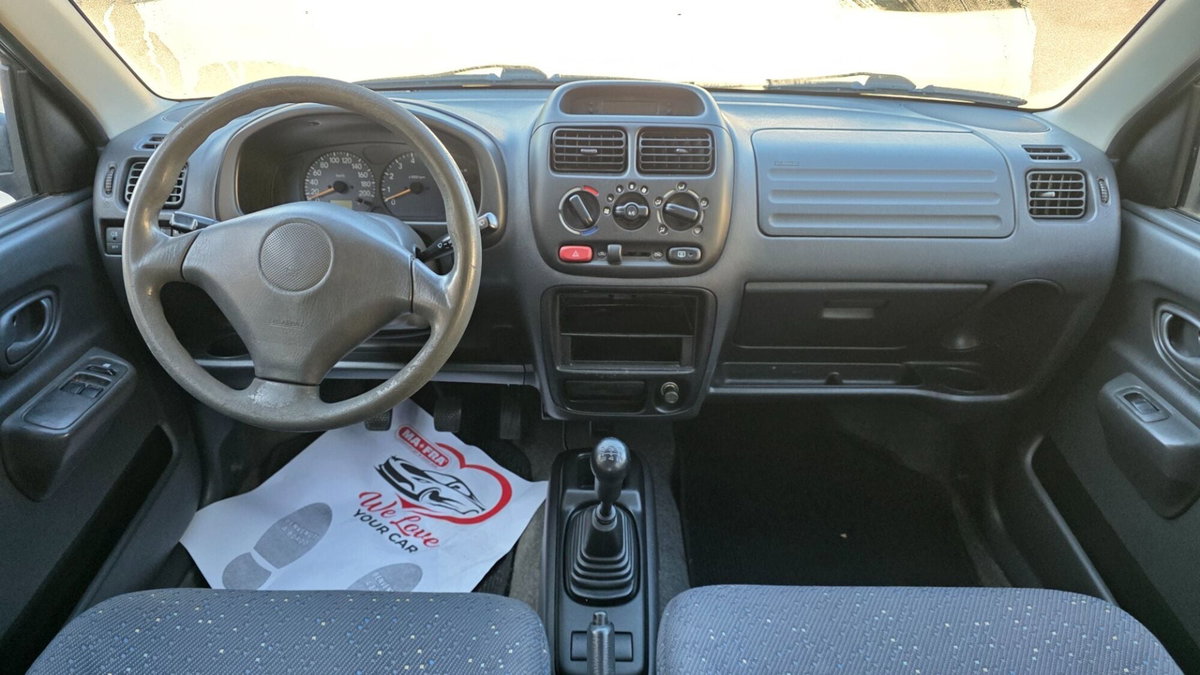 Suzuki Ignis 1.3i 16V cat 4WD GL (13)