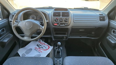 Suzuki Ignis 1.3i 16V cat 4WD GL (13)