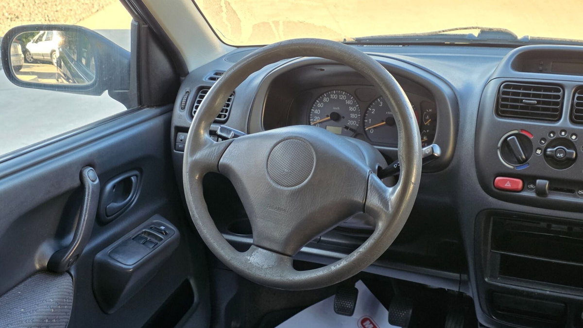 Suzuki Ignis 1.3i 16V cat 4WD GL (14)