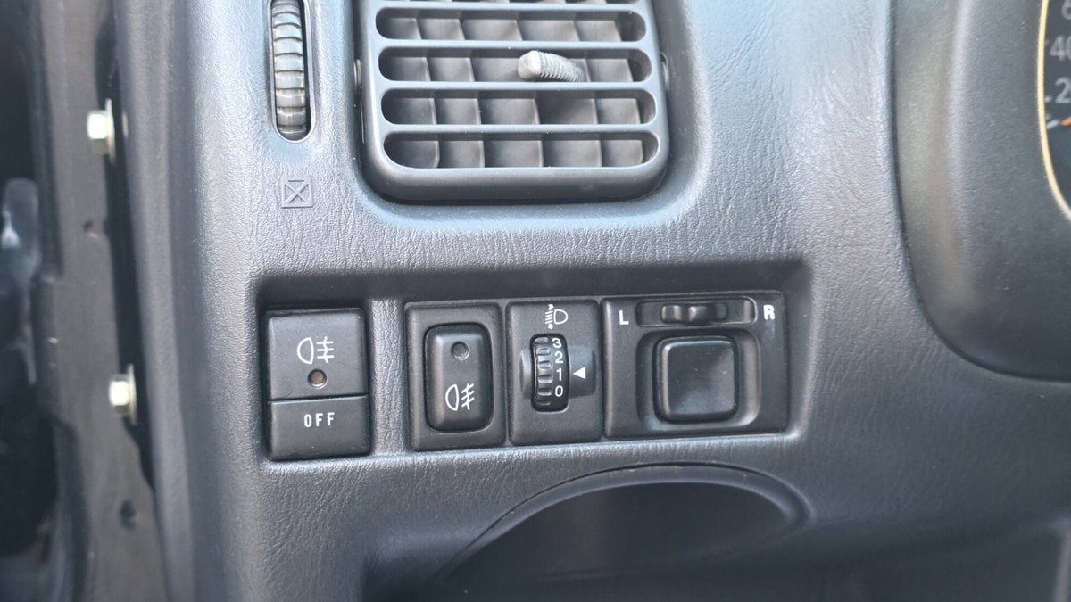 Suzuki Ignis 1.3i 16V cat 4WD GL (16)