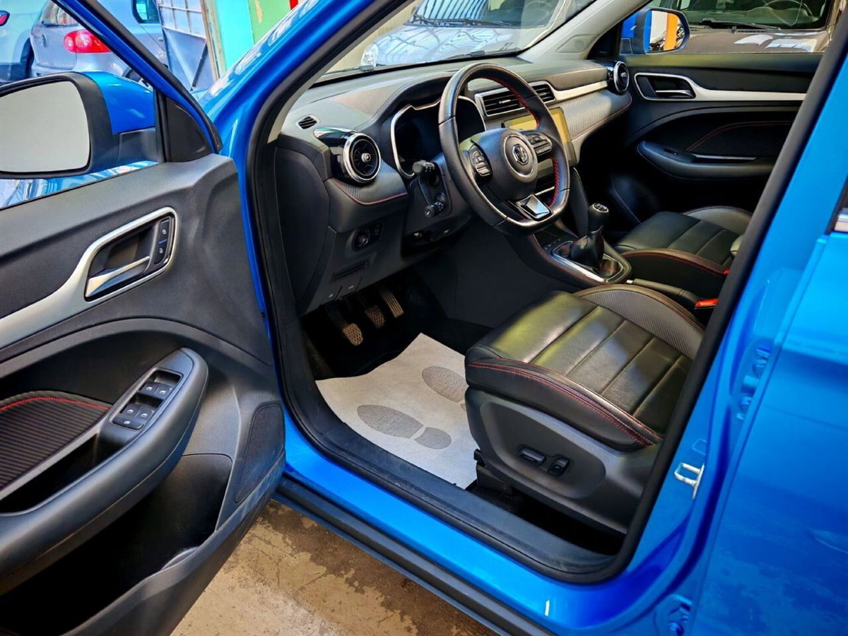 Mg ZS ZS 1.5 Luxury (12)
