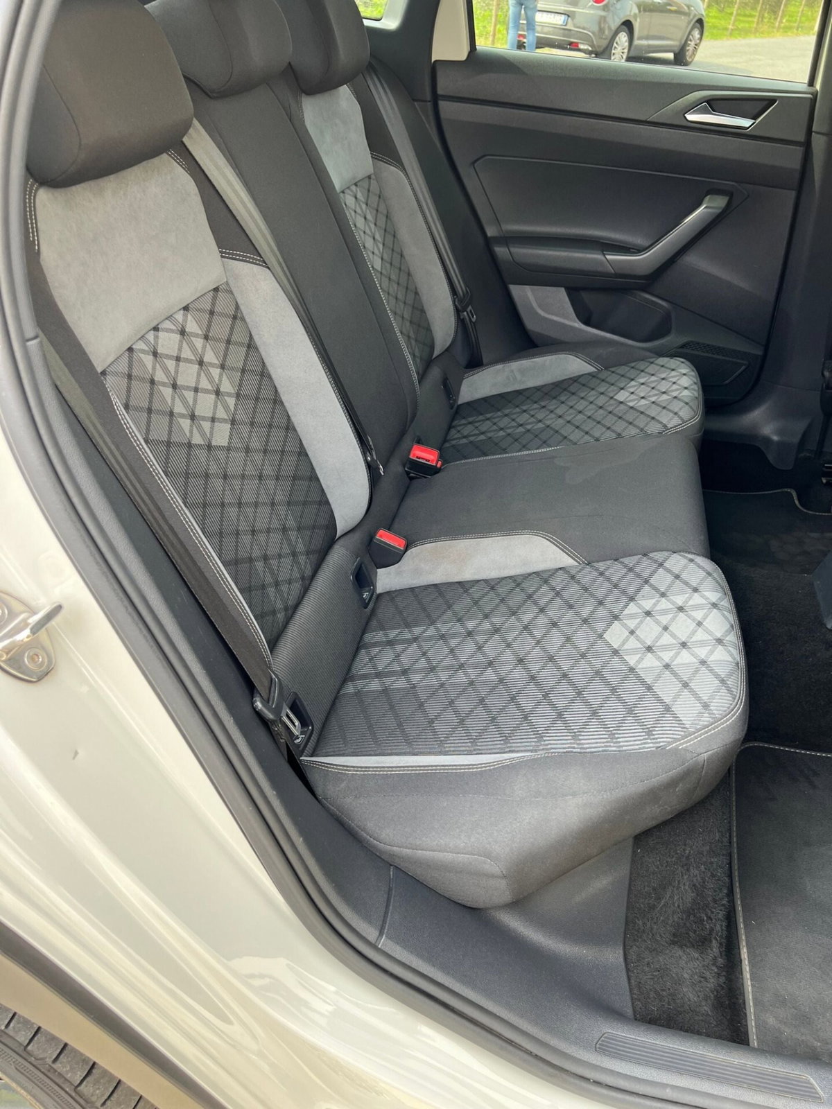 Volkswagen Taigo 1.5 tsi R-Line 150cv dsg (18)