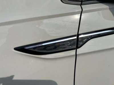 Volkswagen Taigo 1.5 tsi R-Line 150cv dsg (8)