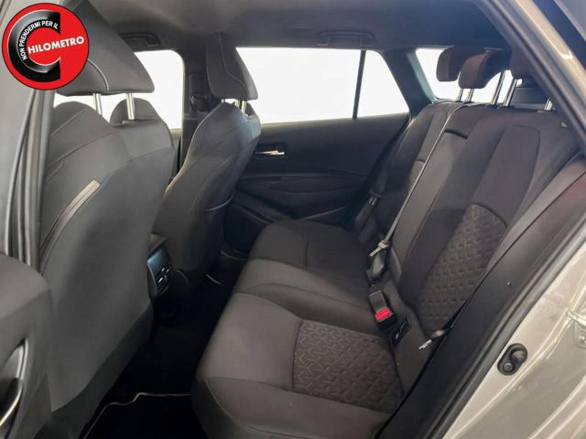 Toyota Corolla Touring Sports 1.8 Hybrid Business (13)