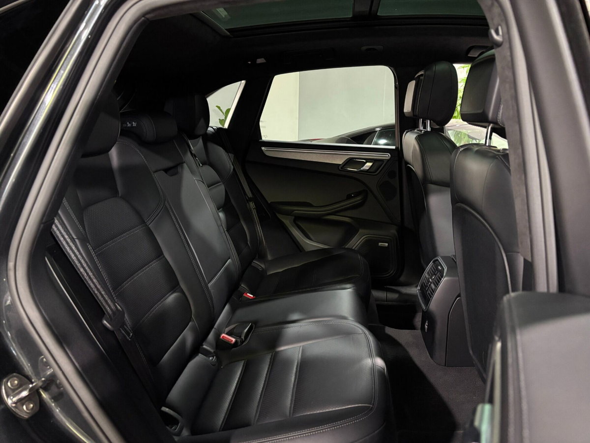 Porsche Macan Turbo (15)