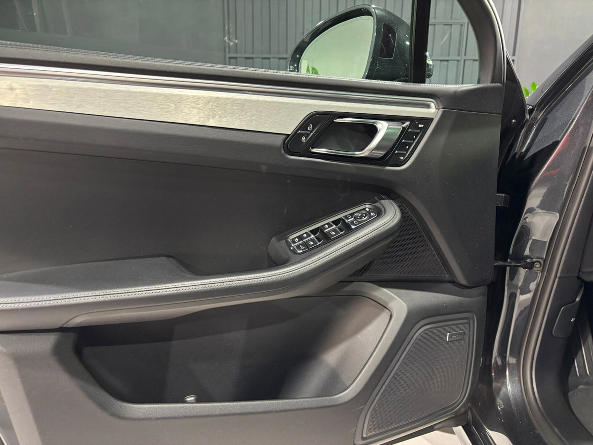 Porsche Macan Turbo (7)