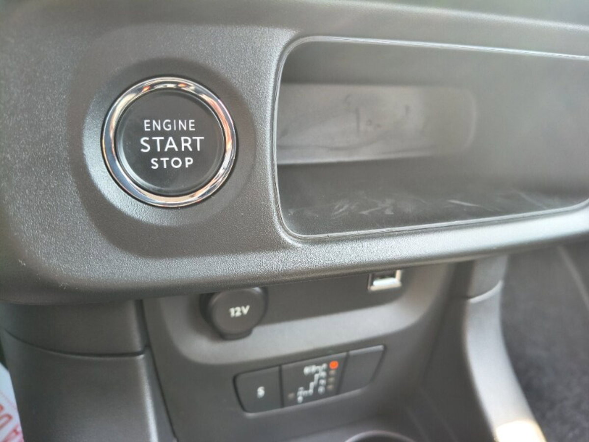 Citroen C3 PureTech 110 S&S EAT6 Shine Pack (19)