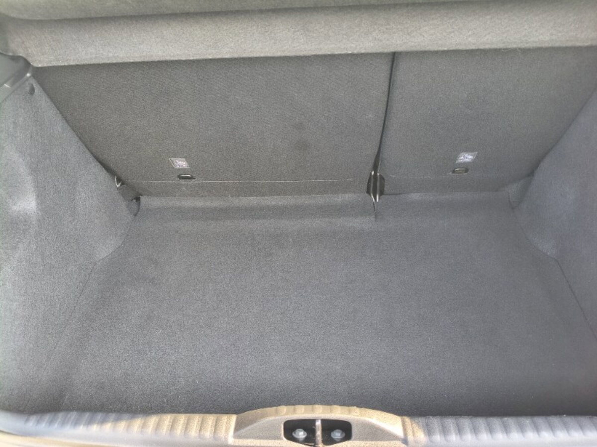 Citroen C3 PureTech 110 S&S EAT6 Shine Pack (9)