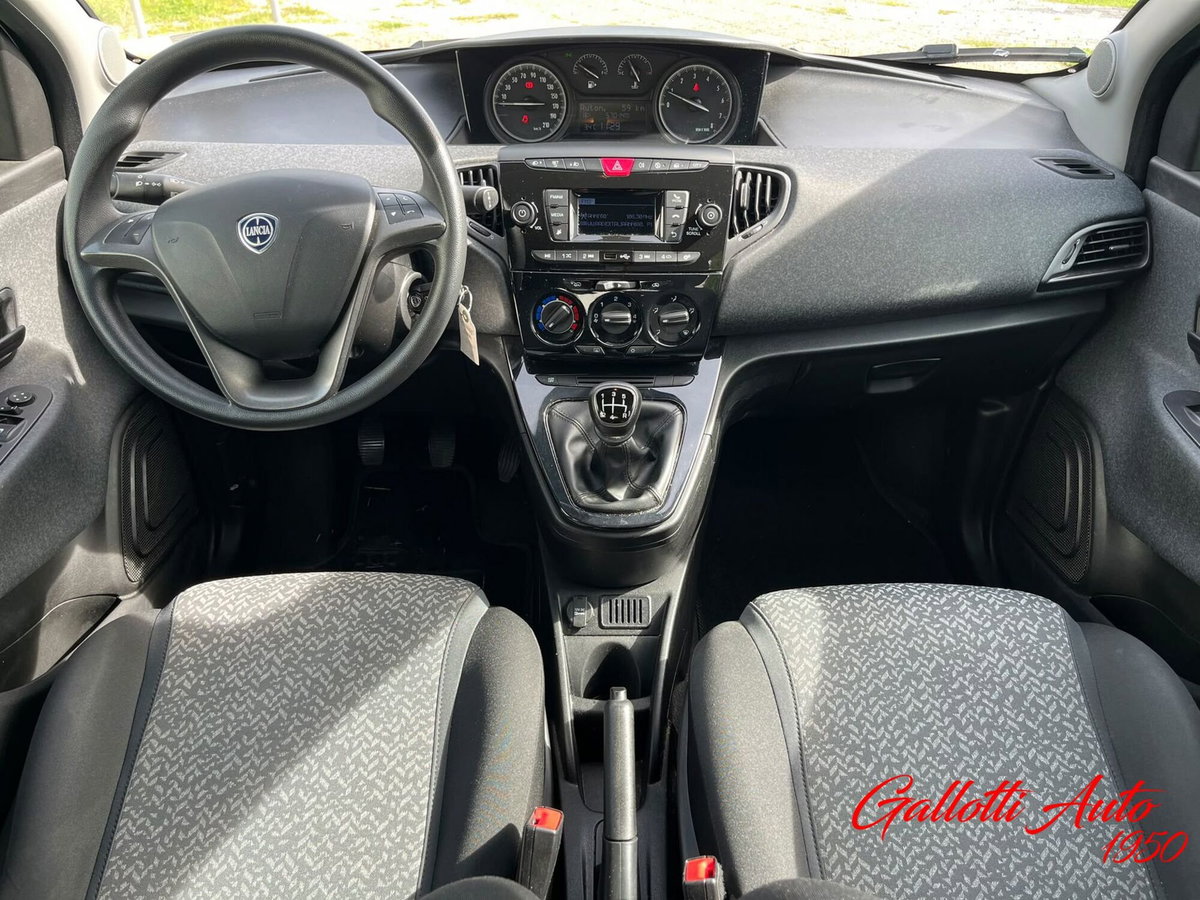 Lancia Ypsilon 1.2 69 CV 5 porte Elefantino Blu (10)