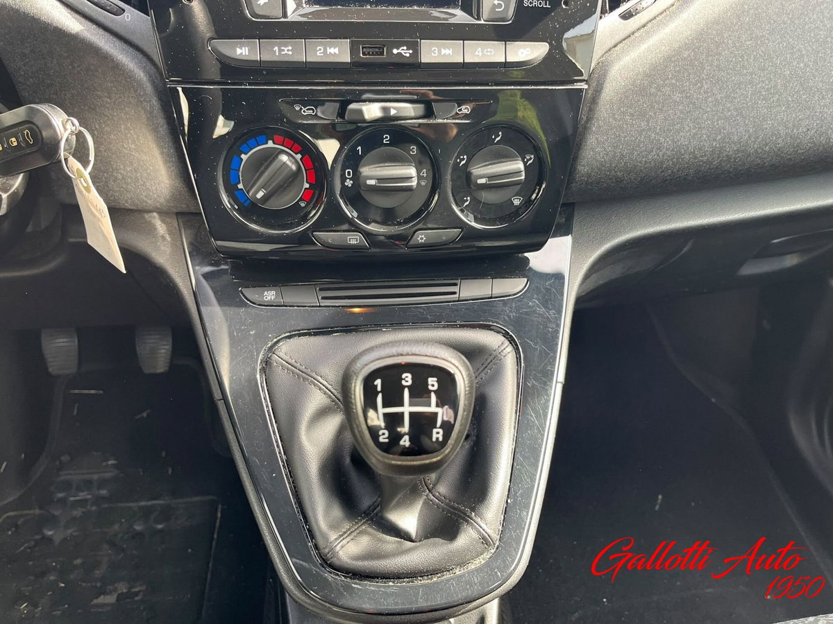 Lancia Ypsilon 1.2 69 CV 5 porte Elefantino Blu (13)