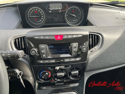 Lancia Ypsilon 1.2 69 CV 5 porte Elefantino Blu (17)