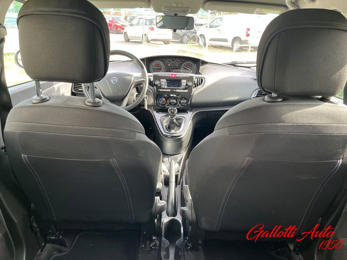 Lancia Ypsilon 1.2 69 CV 5 porte Elefantino Blu (18)