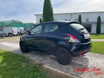 Lancia Ypsilon 1.2 69 CV 5 porte Elefantino Blu (2)