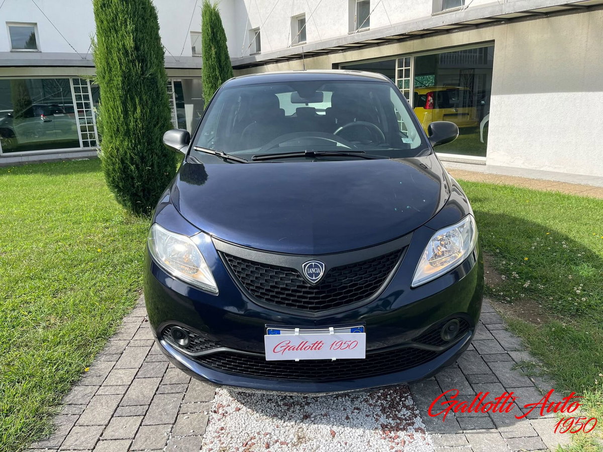 Lancia Ypsilon 1.2 69 CV 5 porte Elefantino Blu (4)