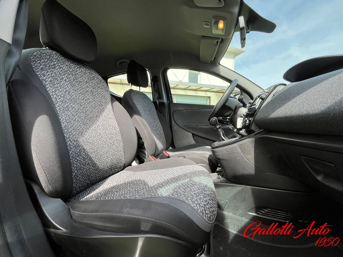 Lancia Ypsilon 1.2 69 CV 5 porte Elefantino Blu (9)