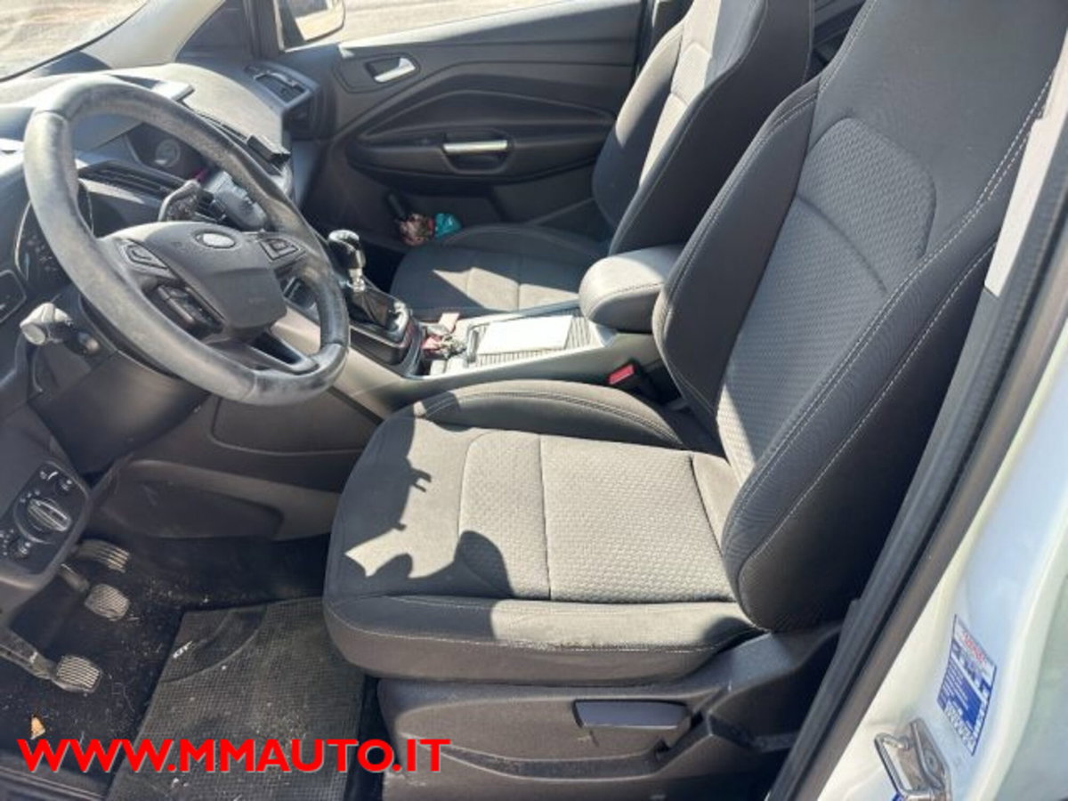 Ford Kuga 1.5 EcoBoost 120 CV 2WD (10)