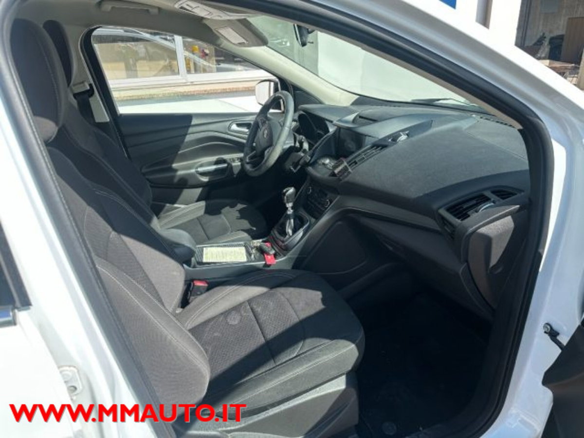 Ford Kuga 1.5 EcoBoost 120 CV 2WD (6)