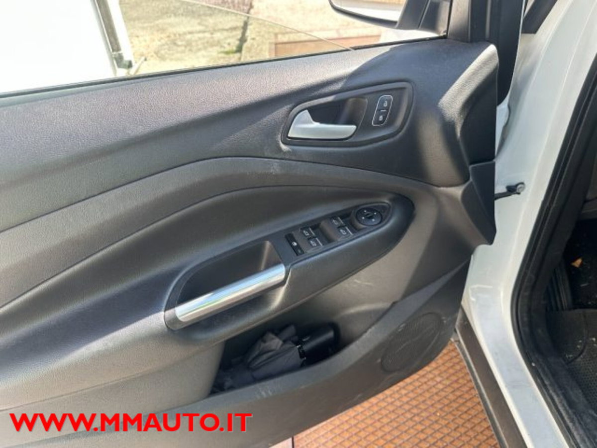 Ford Kuga 1.5 EcoBoost 120 CV 2WD (9)