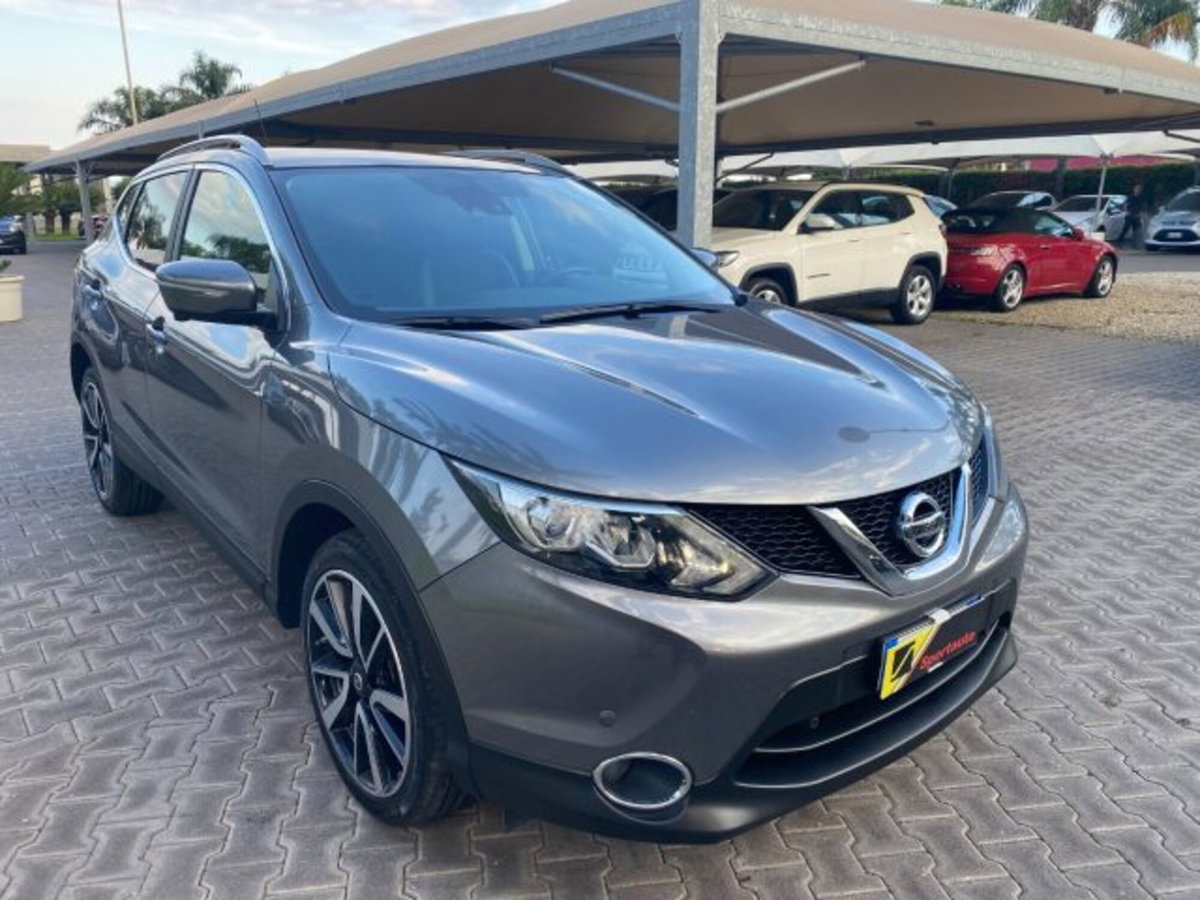 Nissan Qashqai 1.6 dCi 2WD Tekna (2)