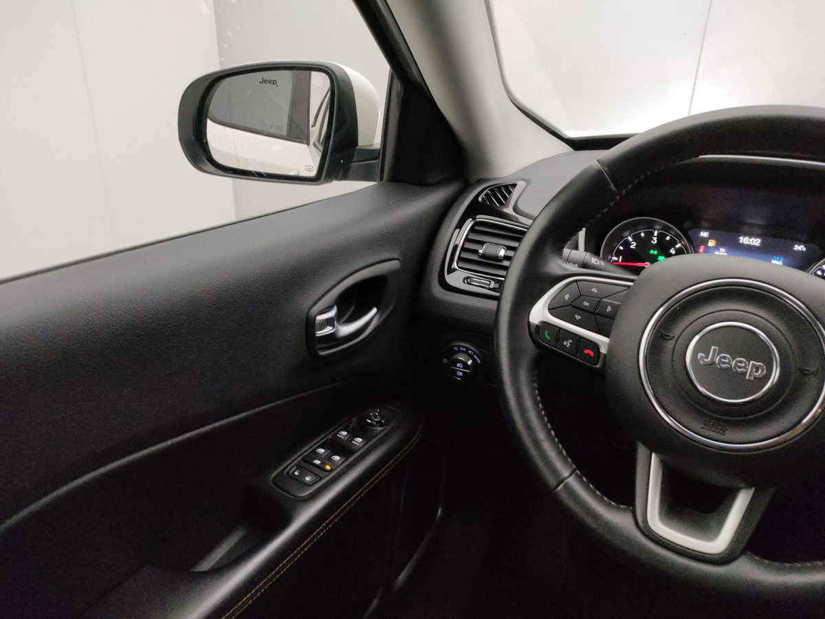 Jeep Compass 1.6 Multijet II 2WD Limited (16)