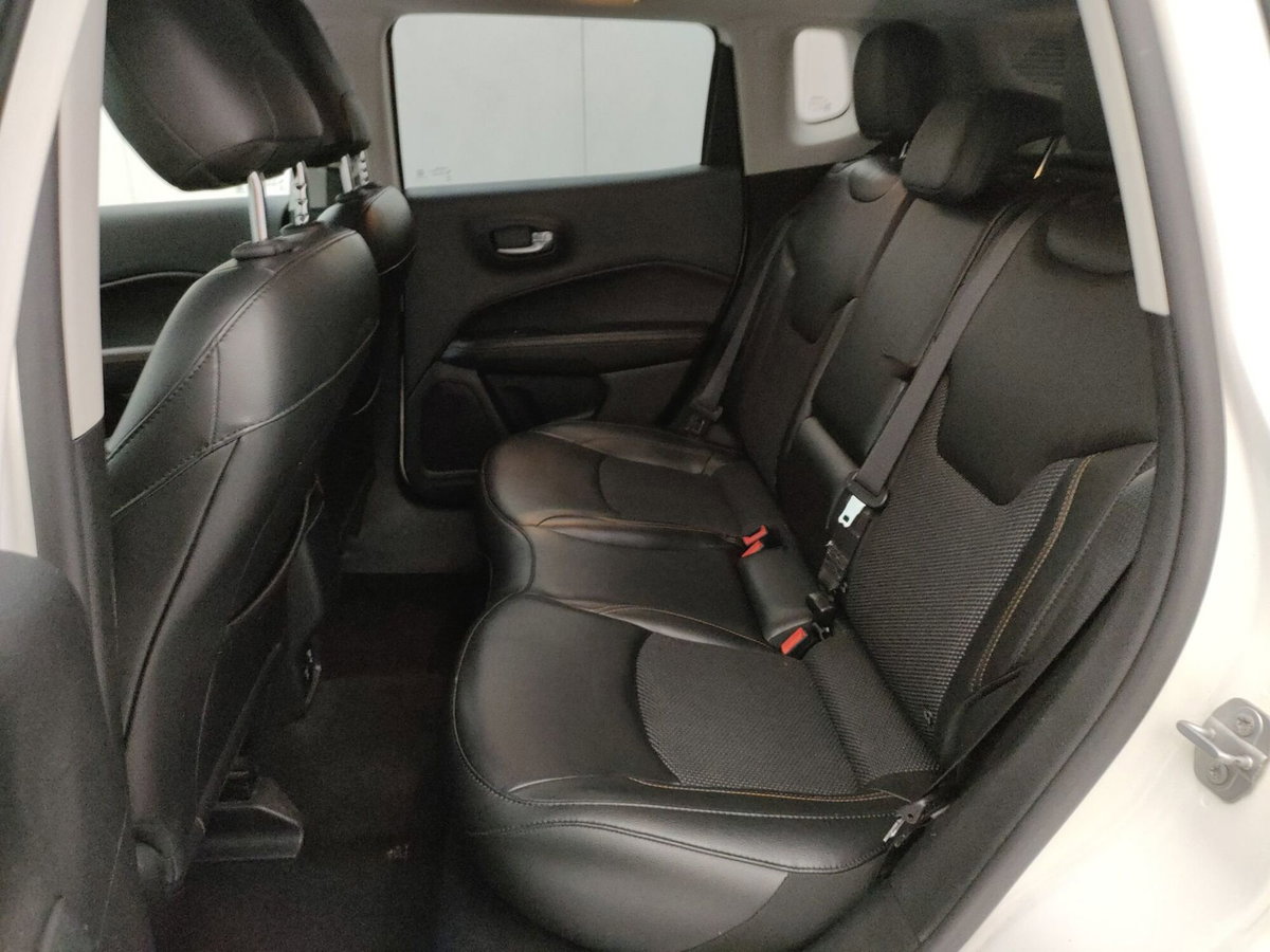 Jeep Compass 1.6 Multijet II 2WD Limited (8)