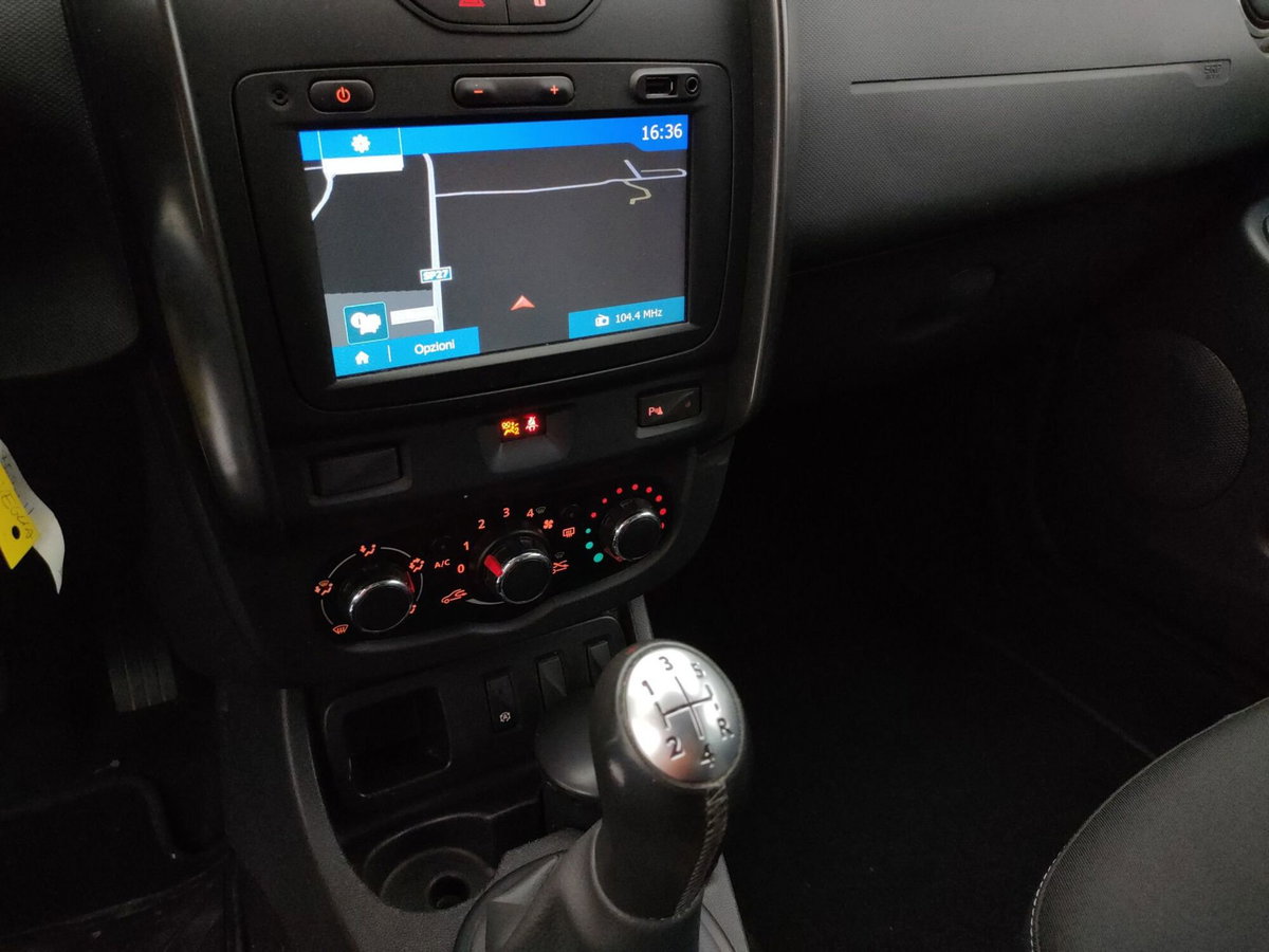 Dacia Duster 1.6 115CV S&S 4x2 Serie Limitata Urban Explorer (13)